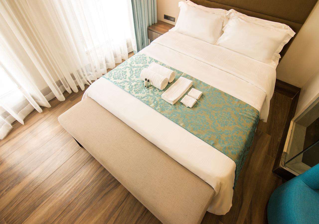 Goldberry Lite Hotel Iloilo City Exteriör bild