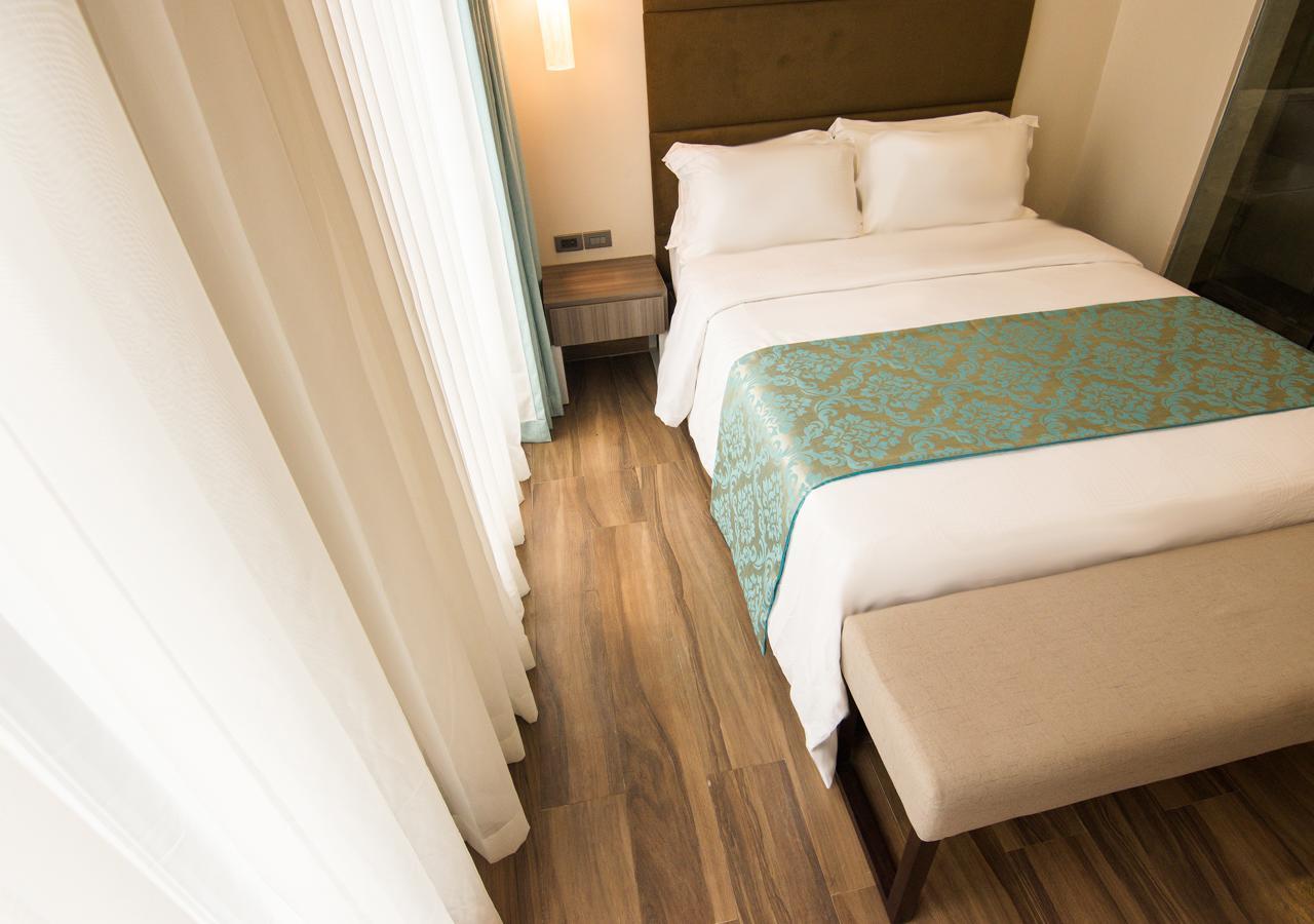 Goldberry Lite Hotel Iloilo City Exteriör bild
