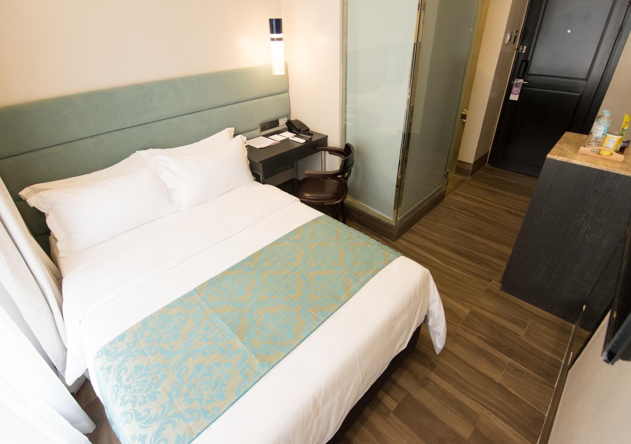 Goldberry Lite Hotel Iloilo City Exteriör bild