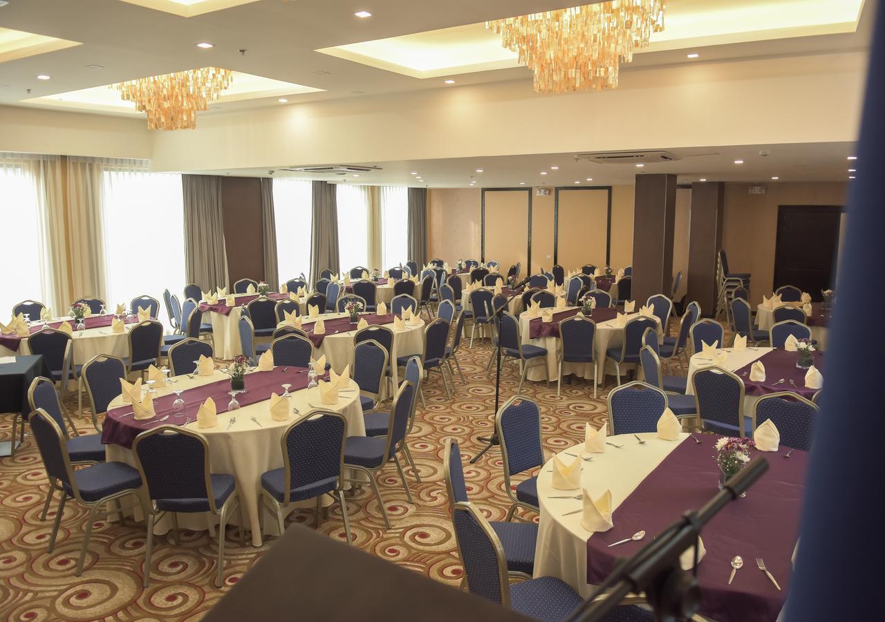 Goldberry Lite Hotel Iloilo City Exteriör bild