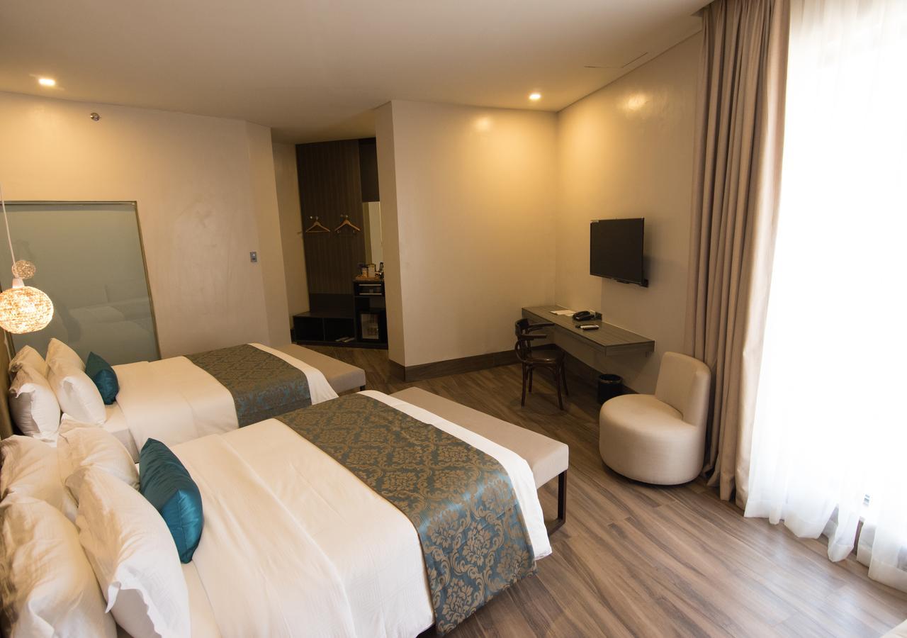 Goldberry Lite Hotel Iloilo City Exteriör bild
