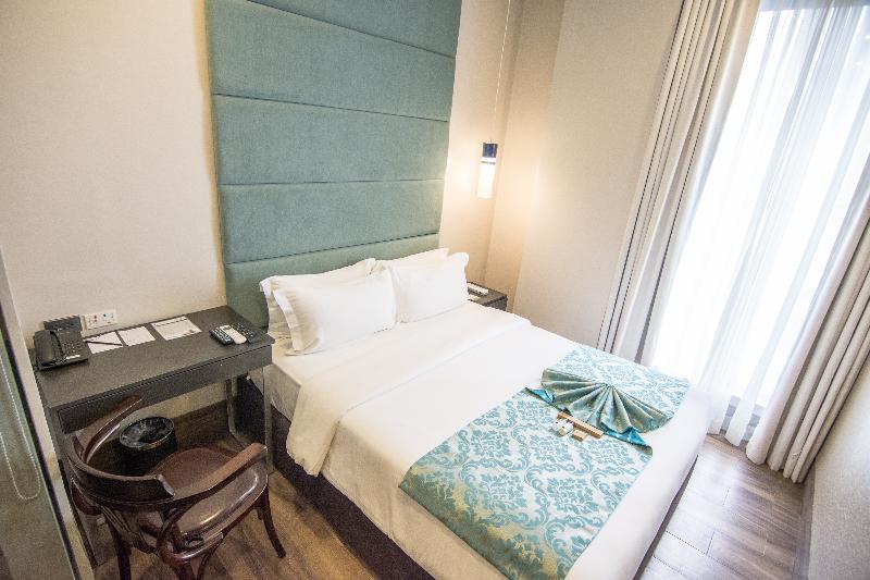 Goldberry Lite Hotel Iloilo City Exteriör bild
