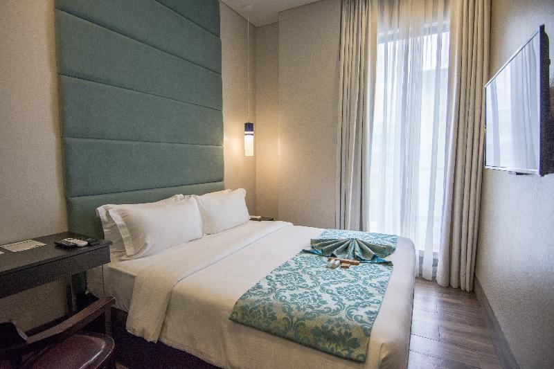 Goldberry Lite Hotel Iloilo City Exteriör bild