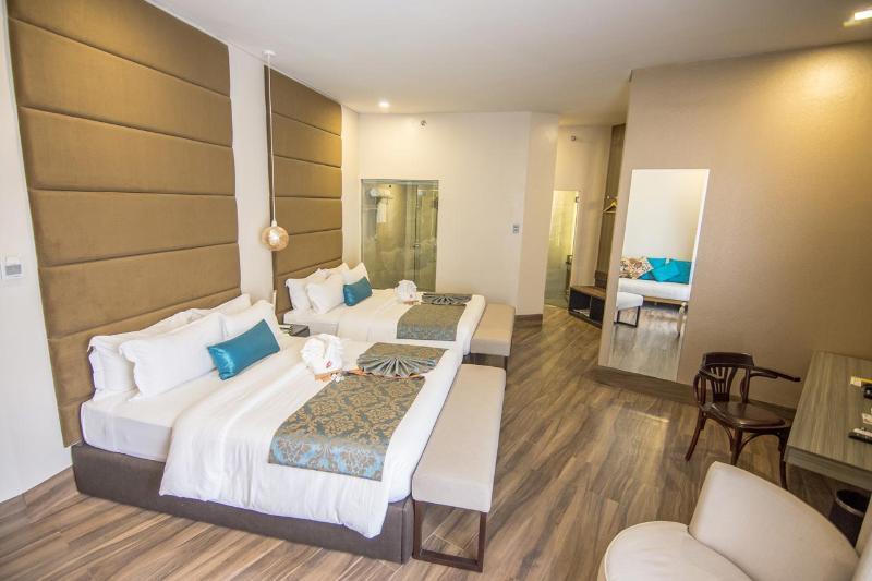 Goldberry Lite Hotel Iloilo City Exteriör bild